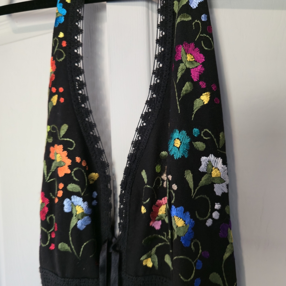 Black Halter Floral-Embroidered Flowy Midi Dress - Picture 5 of 7